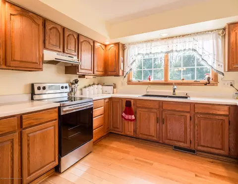 13506 Jennifer Dr, Perry, MI 48872 photo 7