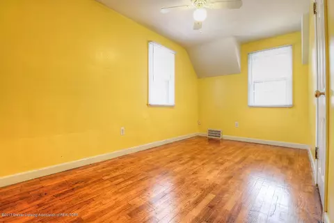 2116 Lyons Ave, Lansing, MI 48910 photo 9