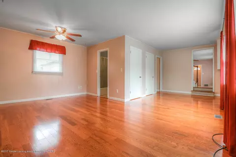 2116 Lyons Ave, Lansing, MI 48910 photo 3