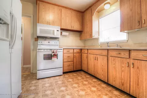2116 Lyons Ave, Lansing, MI 48910 photo 5