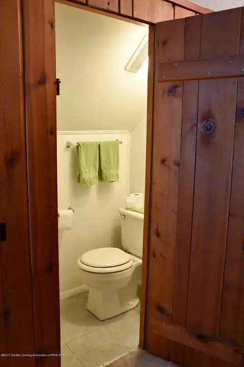547 E Holmes Rd, Lansing, MI 48910 photo 22