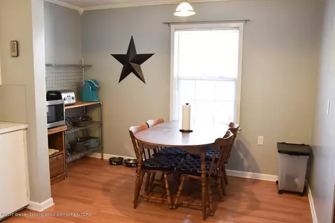 547 E Holmes Rd, Lansing, MI 48910 photo 10