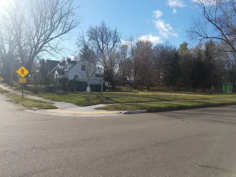 547 E Holmes Rd, Lansing, MI 48910 photo 32