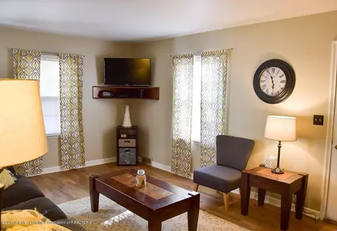 547 E Holmes Rd, Lansing, MI 48910 photo 6