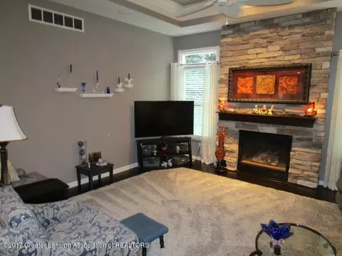 13617 Pearwood Dr, Dewitt, MI 48820 photo 2