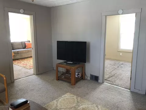 215 E North St, Lansing, MI 48906 photo 4