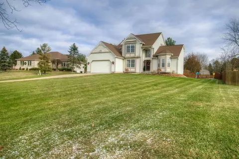 345 Crosswind Dr, Dimondale, MI 48821 photo 2