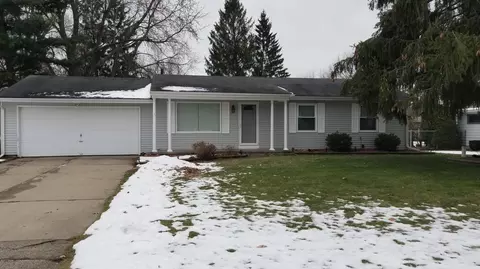 1724 E Stoll Rd, Lansing, MI 48906 photo 1