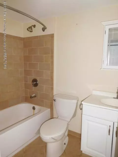 409 E Williams St, Owosso, MI 48867 photo 9
