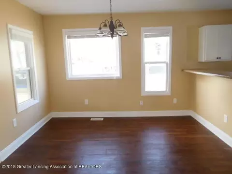 409 E Williams St, Owosso, MI 48867 photo 5