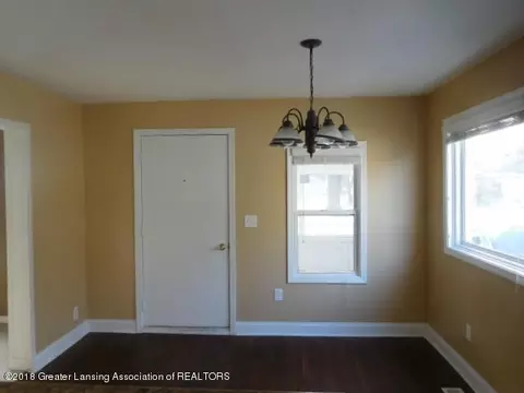 409 E Williams St, Owosso, MI 48867 photo 4