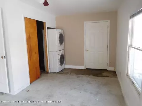 409 E Williams St, Owosso, MI 48867 photo 12