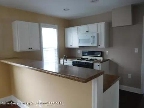409 E Williams St, Owosso, MI 48867 photo 3