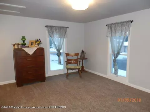 332 E First St, Perry, MI 48872 photo 17