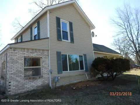 332 E First St, Perry, MI 48872 photo 2