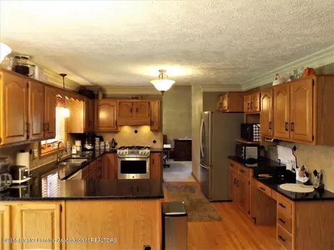 1941 W Herbison Rd, Dewitt, MI 48820 photo 9