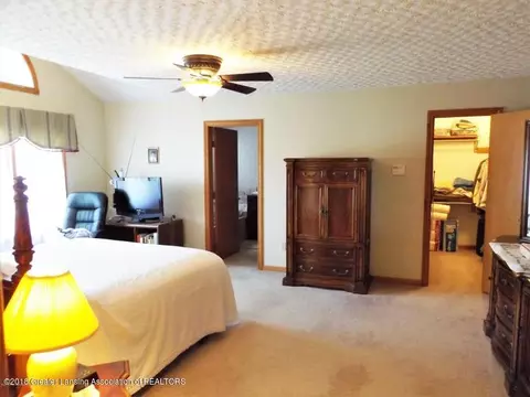 1941 W Herbison Rd, Dewitt, MI 48820 photo 15