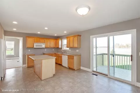 11370 W Howe, Eagle, MI 48822 photo 3