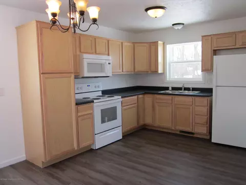 2110 Wayne St, Lansing, MI 48910 photo 6