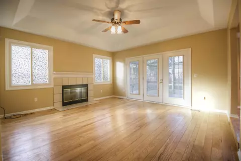 1584 Downing St, Haslett, MI 48840 photo 9
