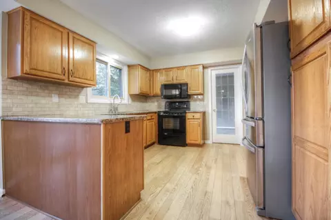 1584 Downing St, Haslett, MI 48840 photo 4