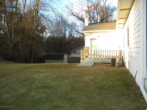 220 S Williams, Perry, MI 48872 photo 2
