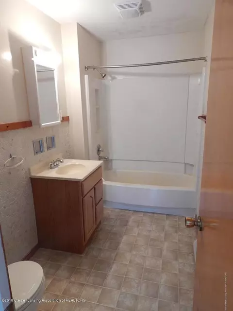 220 S Williams, Perry, MI 48872 photo 16