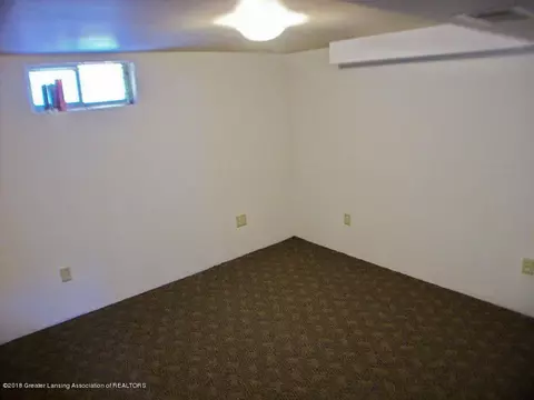 711 E Willard Ave, Lansing, MI 48910 photo 15