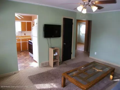 711 E Willard Ave, Lansing, MI 48910 photo 4