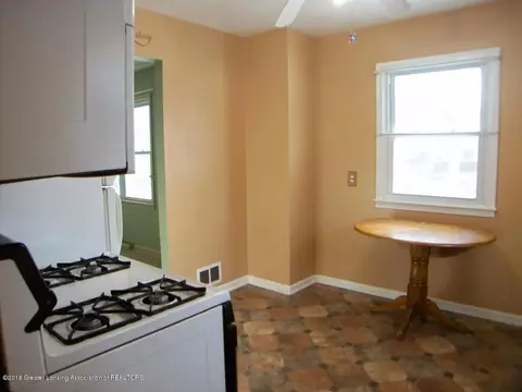 711 E Willard Ave, Lansing, MI 48910 photo 14
