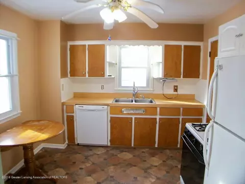 711 E Willard Ave, Lansing, MI 48910 photo 12