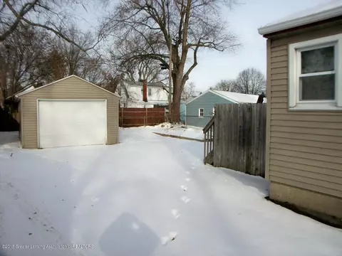 711 E Willard Ave, Lansing, MI 48910 photo 24
