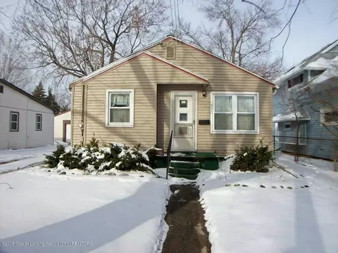 711 E Willard Ave, Lansing, MI 48910 photo 2