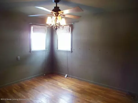 711 E Willard Ave, Lansing, MI 48910 photo 7