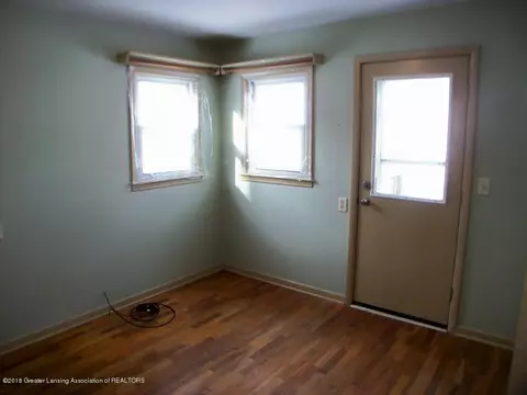 711 E Willard Ave, Lansing, MI 48910 photo 9