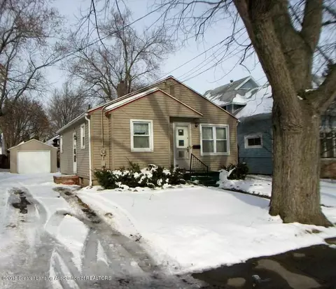 711 E Willard Ave, Lansing, MI 48910 photo 1