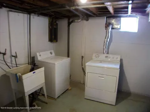 711 E Willard Ave, Lansing, MI 48910 photo 20