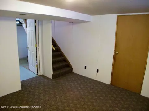 711 E Willard Ave, Lansing, MI 48910 photo 16