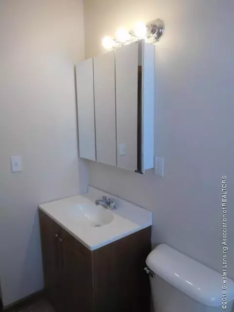 5010 Kessler Dr, Lansing, MI 48910 photo 7