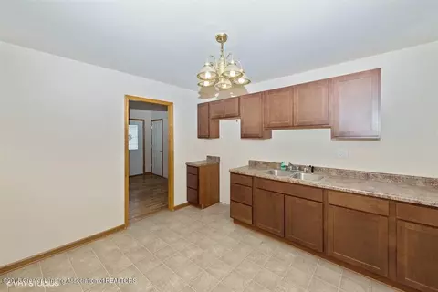 5010 Kessler Dr, Lansing, MI 48910 photo 3