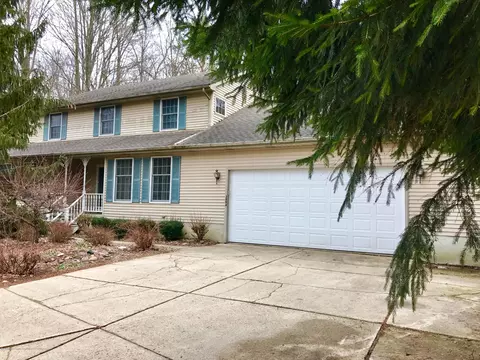 3894 White Pine Dr, Dewitt, MI 48820 photo 1