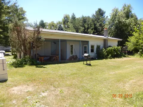 8488 Riverview Dr, Lyons, MI 48851 photo 1