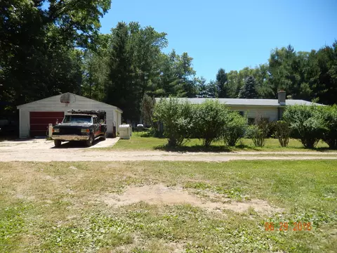 8488 Riverview Dr, Lyons, MI 48851 photo 2