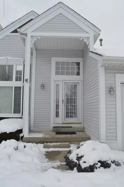 12734 Ontonagon Dr, Dewitt, MI 48820 photo 2