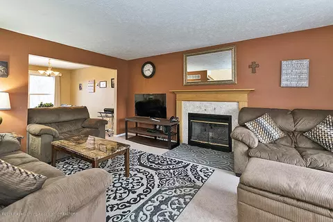 7218 Captiva Dr, Lansing, MI 48917 photo 4