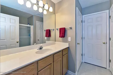 7218 Captiva Dr, Lansing, MI 48917 photo 17