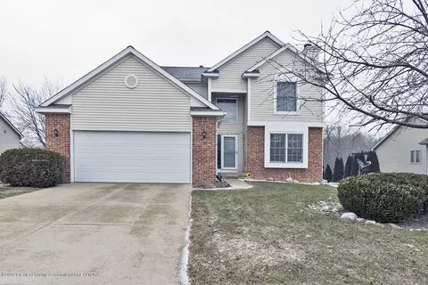 7218 Captiva Dr, Lansing, MI 48917 photo 1