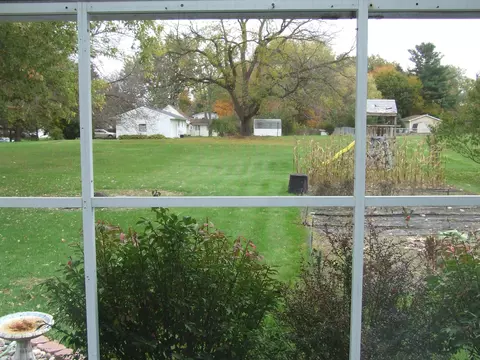 2536 Pine Tree Rd, Holt, MI 48842 photo 17