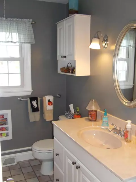 2536 Pine Tree Rd, Holt, MI 48842 photo 23