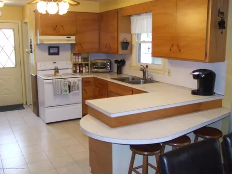 2536 Pine Tree Rd, Holt, MI 48842 photo 11